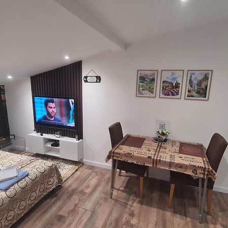 Samitest Belgrad Exteriör bild
